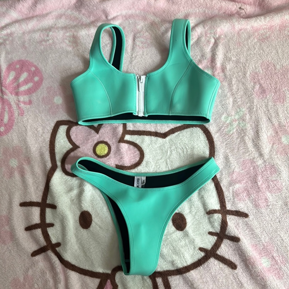 Hoaka swimwear bikini!